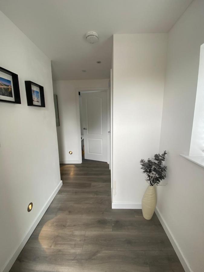 Modern 2 Bedroom Apartment, With Car Parking. Bitton Exterior foto