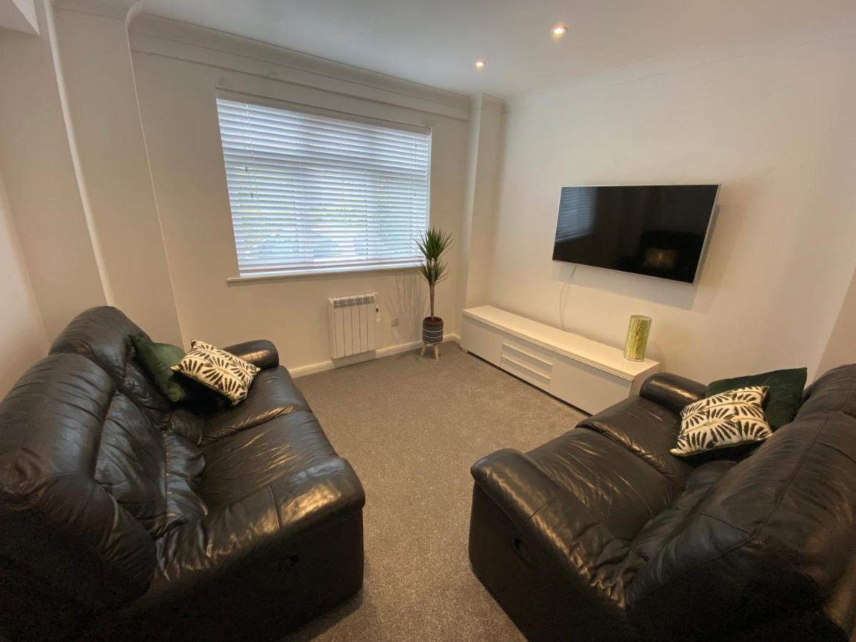 Modern 2 Bedroom Apartment, With Car Parking. Bitton Exterior foto